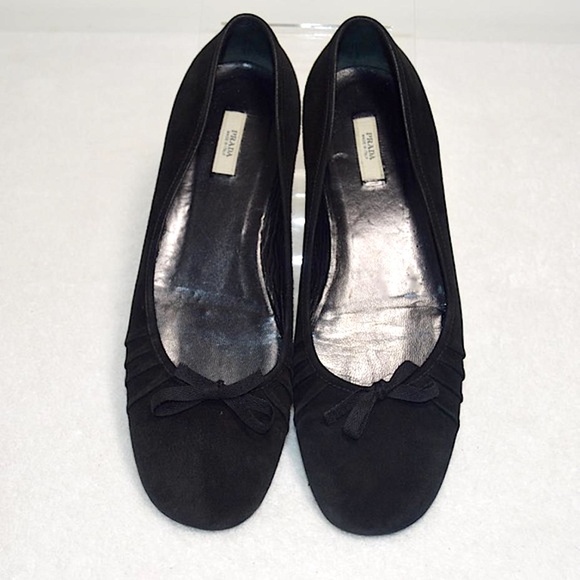 Black Ruched Suede Ribbon Bow Flats Made in Italy ๐ฎ๐น - Picture 2 of 8